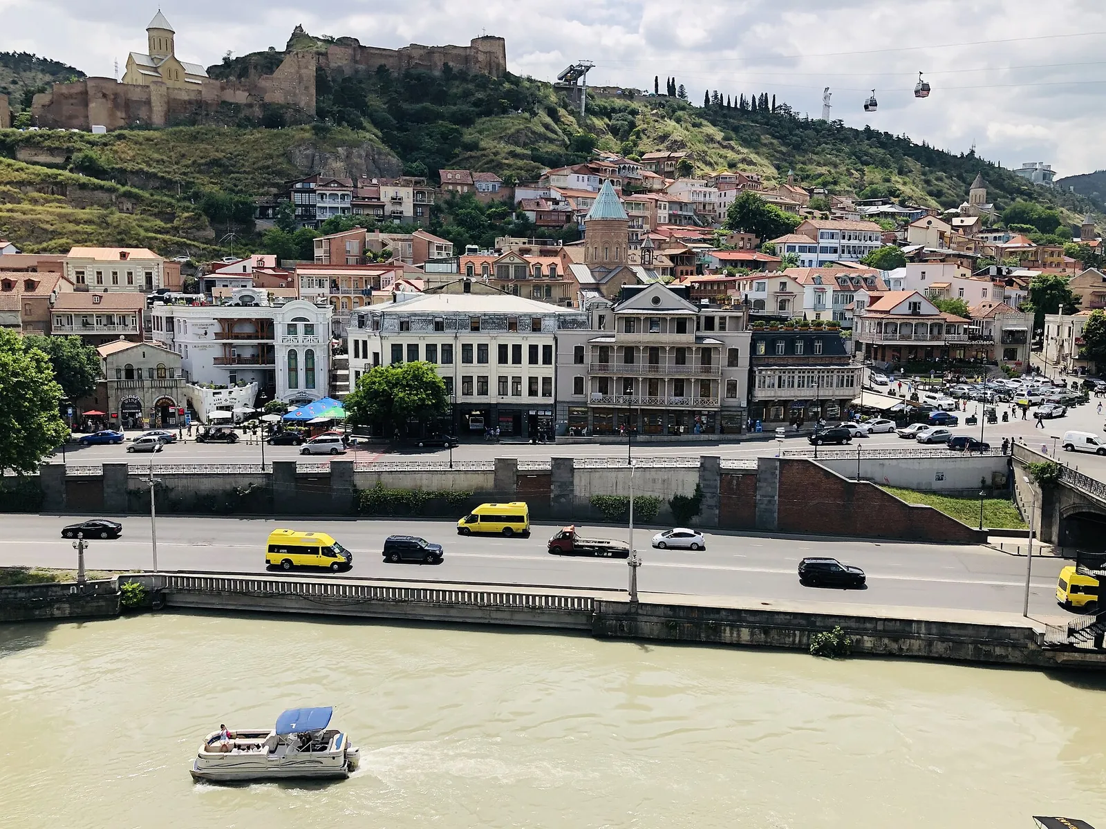 Old Tbilisi with Narikala Fortress and the cable car above the Mtkvari River